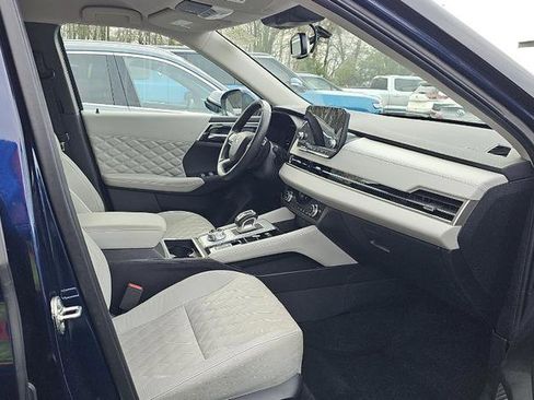 Used 2023 Mitsubishi Outlander SEL image 9