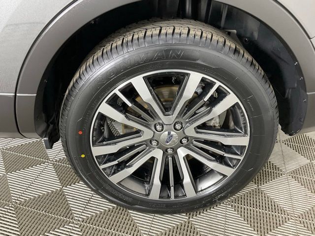 Used 2017 Ford Explorer Platinum AWD/4WD image 9