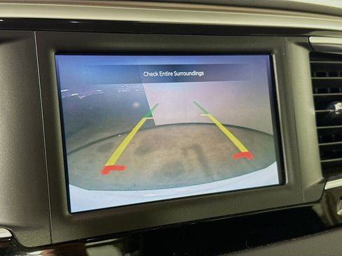 Used 2023 Chrysler Voyager LX image 14