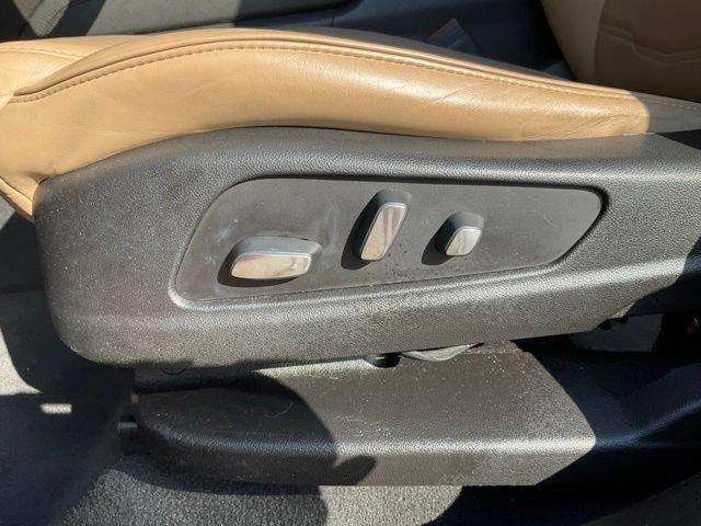 Used 2018 Cadillac XT5 Platinum AWD/4WD image 4