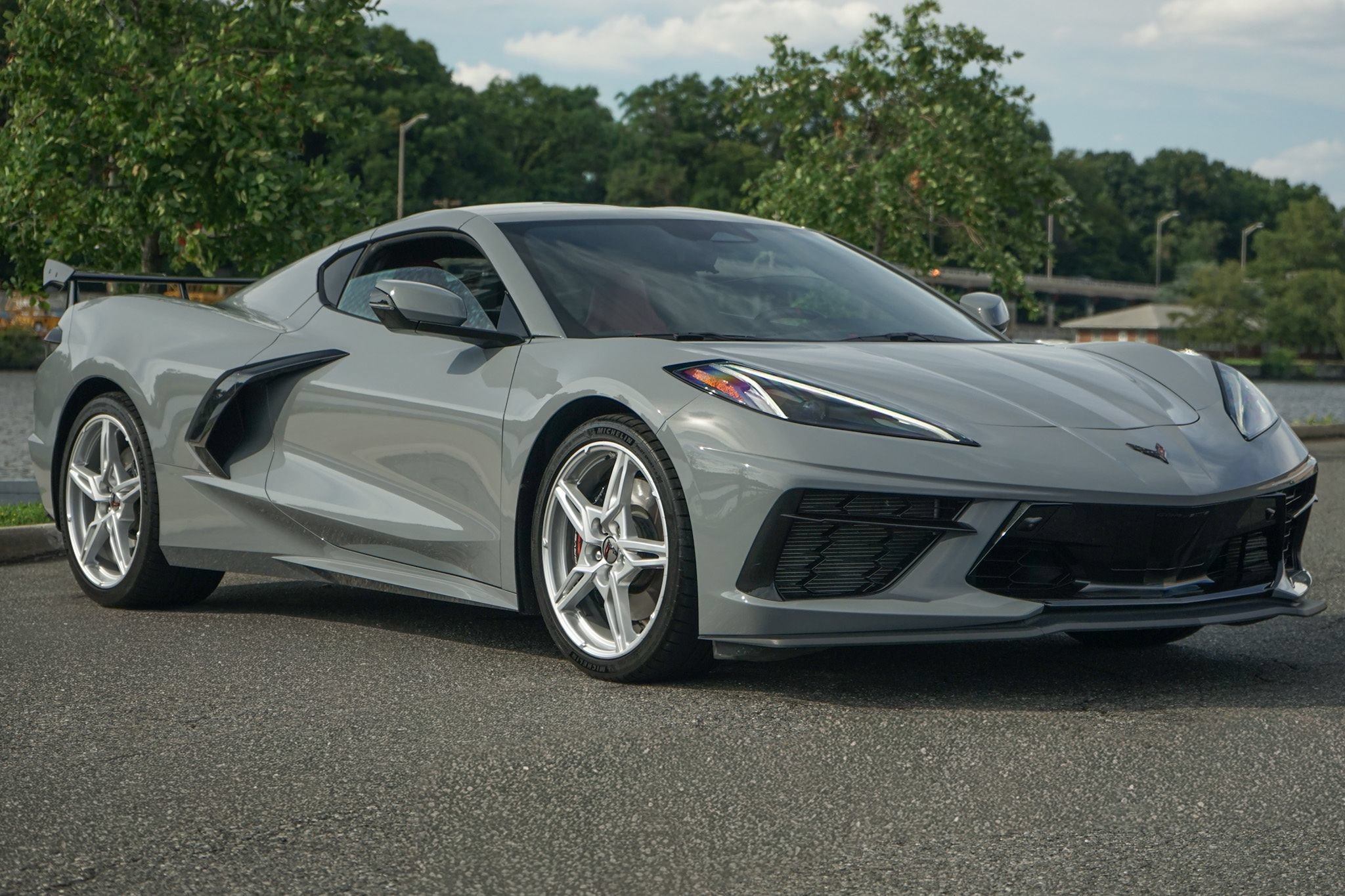 Used 2025 Chevrolet Corvette Stingray Preferred Cpe w/ Z51 Performance Package RWD image 2