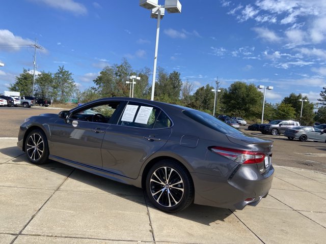 Used 2018 Toyota Camry SE FWD image 8