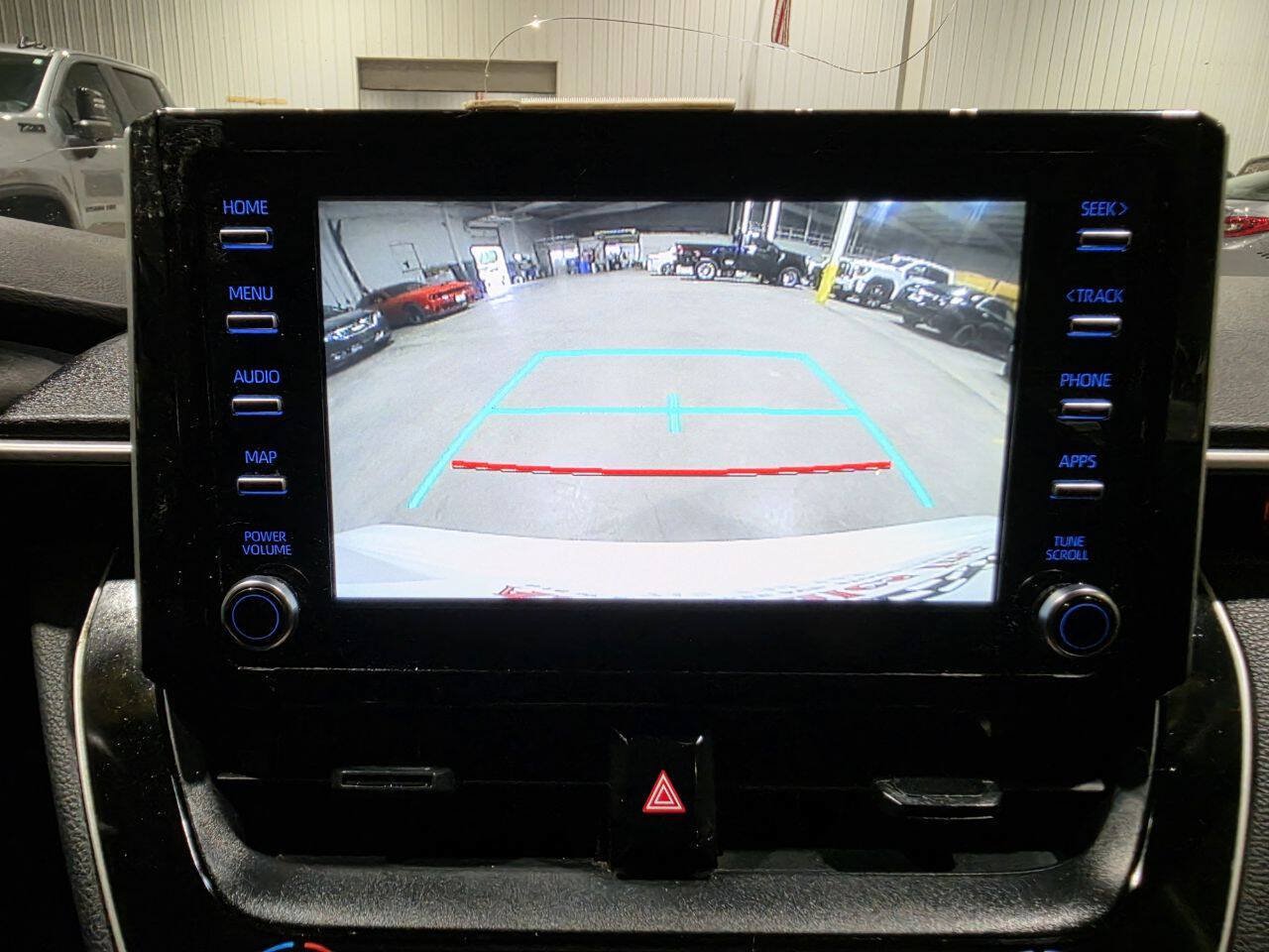 Used 2020 Toyota Corolla LE FWD image 39