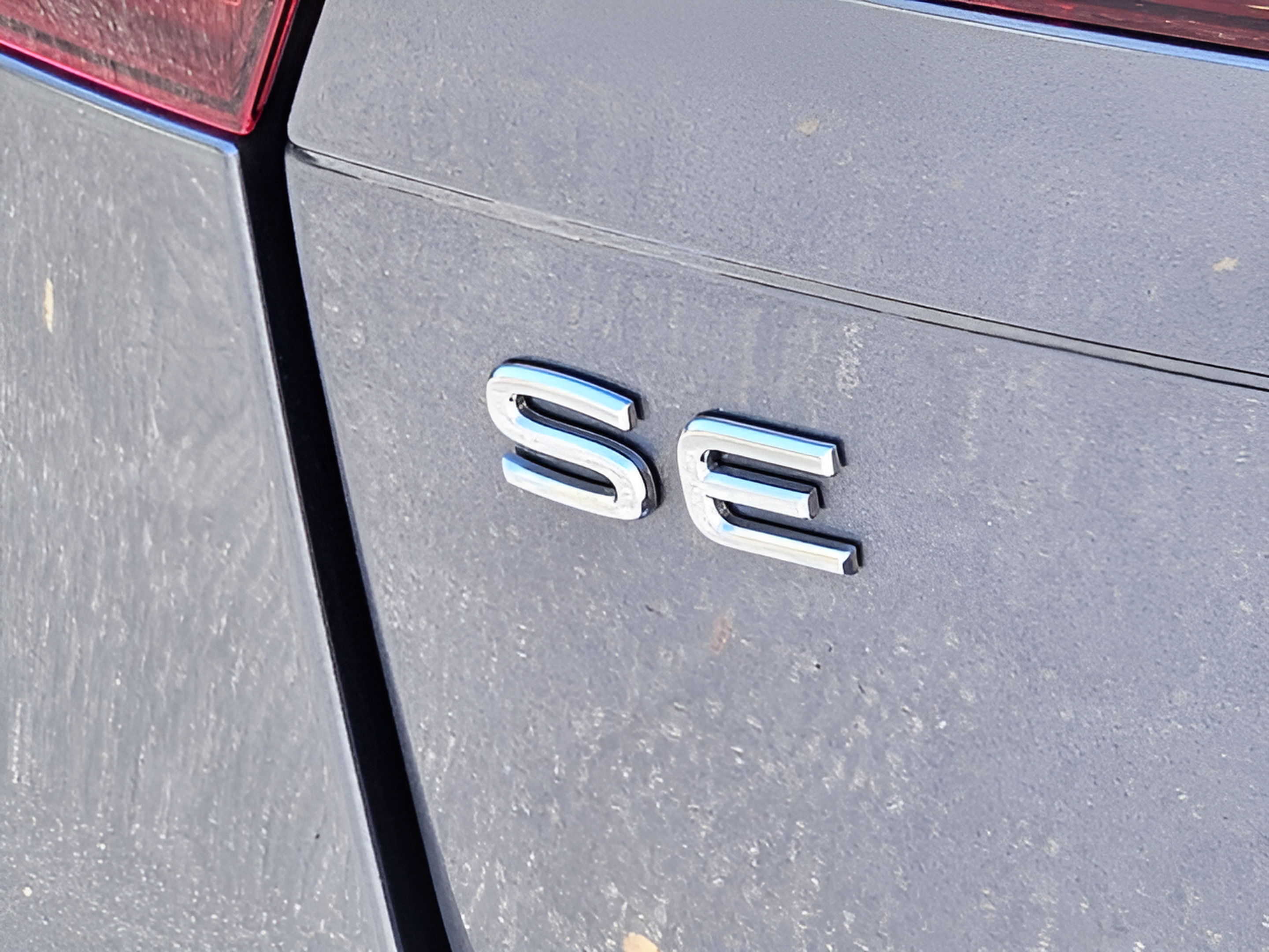 Used 2023 Volkswagen Tiguan SE R-Line FWD image 33