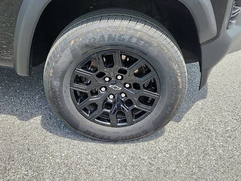 Used 2024 Chevrolet Colorado Trail Boss w/ Advanced Trailering Package AWD/4WD image 8