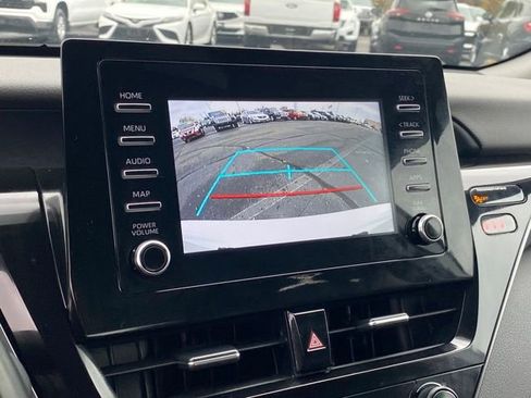 Used 2023 Toyota Camry SE image 10