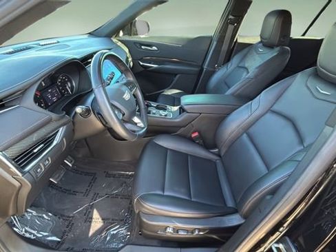 Used 2023 Cadillac XT4 Sport image 18