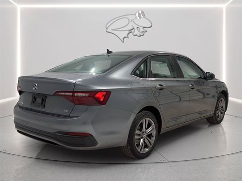 Used 2022 Volkswagen Jetta SE FWD image 6