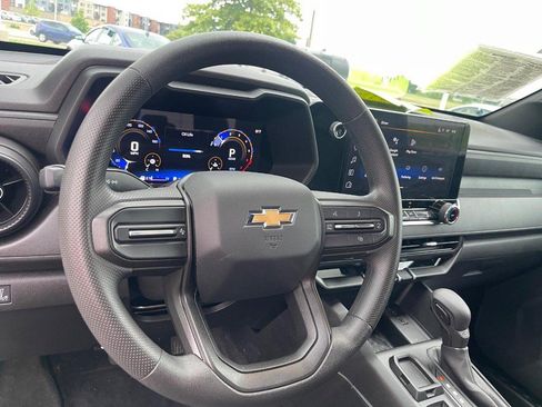 Used 2024 Chevrolet Colorado W/T RWD image 14