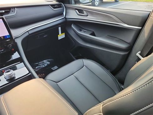 New 2025 Jeep Grand Cherokee L Limited w/ Black Appearance Package image 14