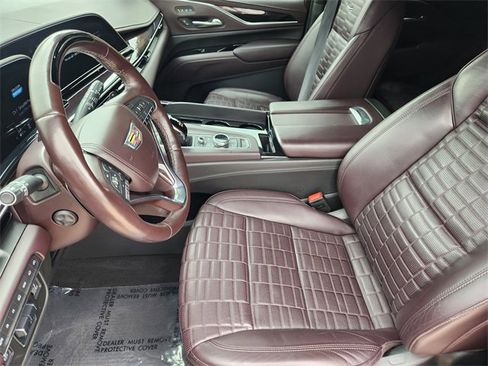 Used 2023 Cadillac Escalade Sport Platinum AWD/4WD image 3