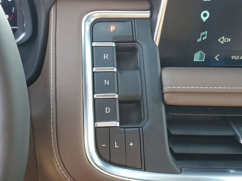 Used 2023 Chevrolet Tahoe High Country AWD/4WD image 18