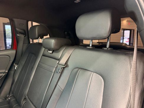 Used 2020 Mercedes-Benz GLB 250 image 24