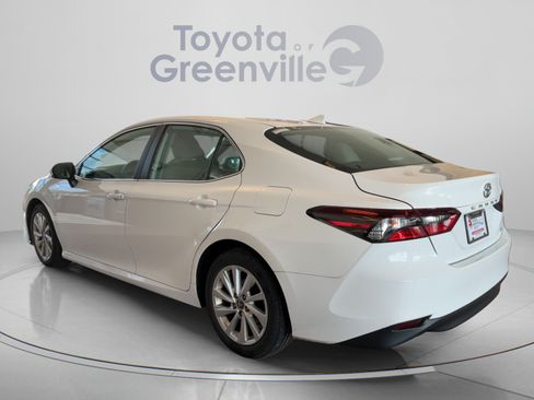 Used 2024 Toyota Camry LE w/ Convenience Package FWD image 4