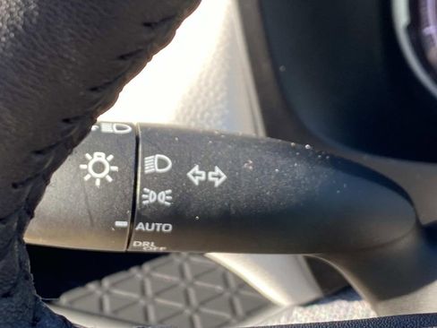 Used 2025 Toyota RAV4 XLE image 20