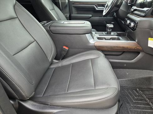 Used 2022 GMC Sierra 1500 SLT image 13