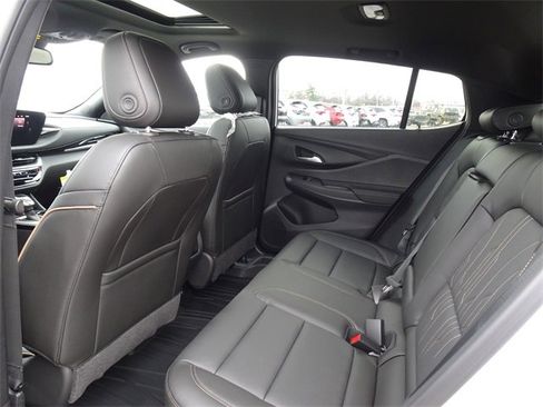 New 2026 Buick Envista Avenir image 16