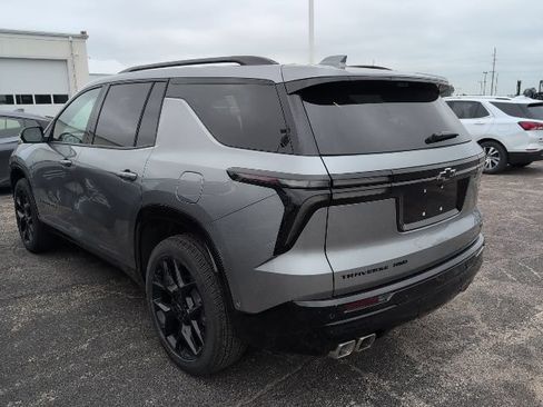 Used 2026 Chevrolet Traverse RS w/ LPO, Floor Liner Package AWD/4WD image 2
