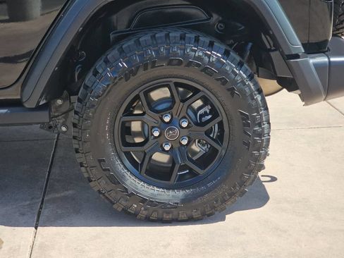 Used 2025 Jeep Wrangler Unlimited Sport AWD/4WD image 36