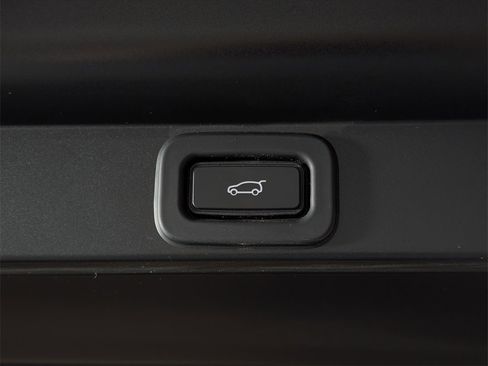 Used 2023 Land Rover Range Rover Long Wheelbase Autobiography image 8