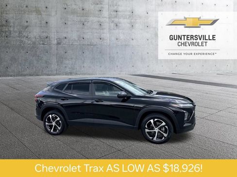 Used 2024 Chevrolet Trax RS w/ Driver Confidence Package FWD image 1