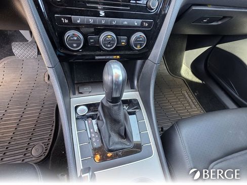 Used 2021 Volkswagen Passat 2.0T SE image 21