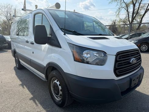 Used 2017 Ford Transit 150 130 Low Roof image 3
