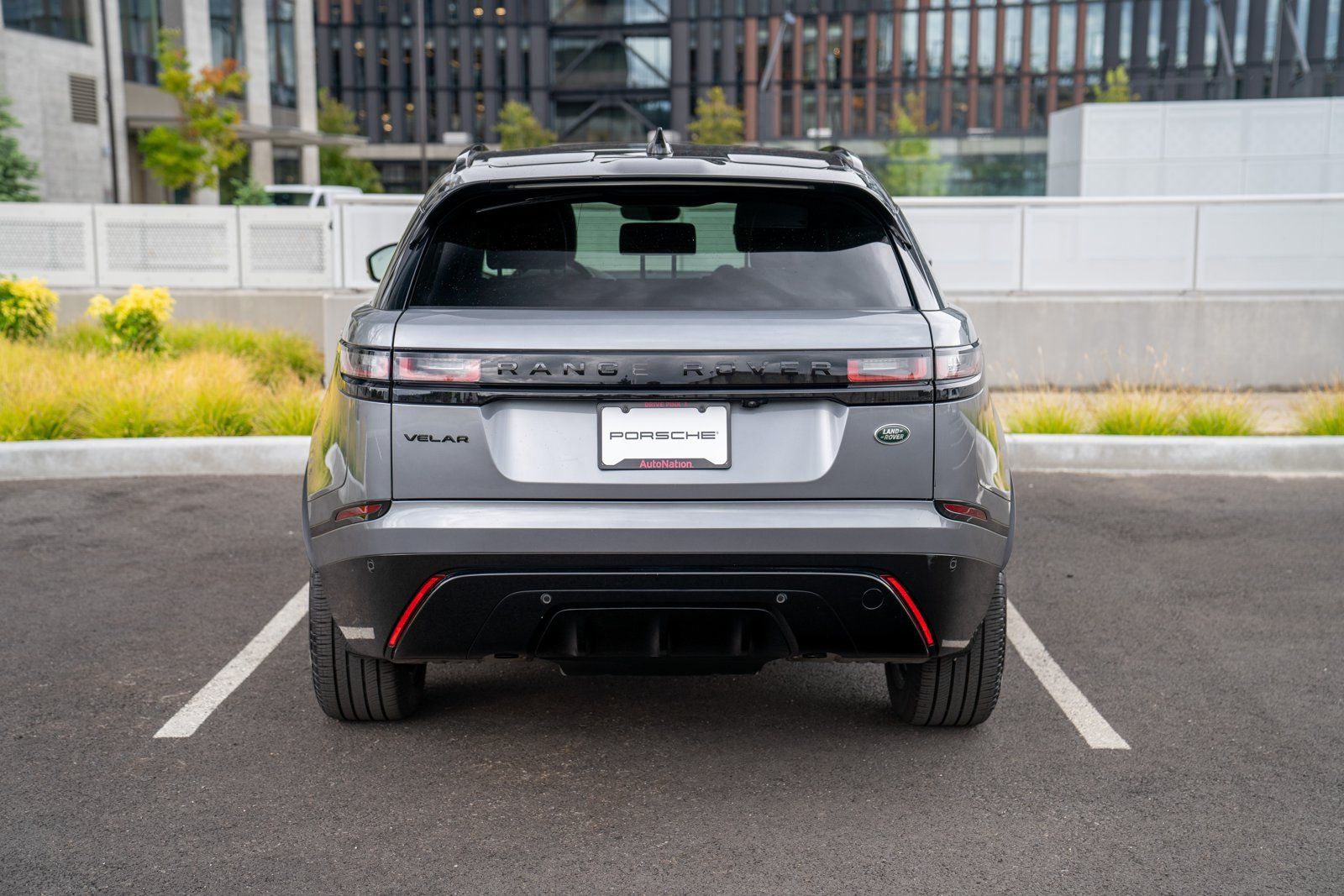 Used 2022 Land Rover Range Rover Velar R-Dynamic S AWD/4WD image 7