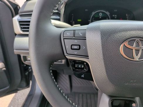 Used 2026 Toyota Camry SE FWD image 14