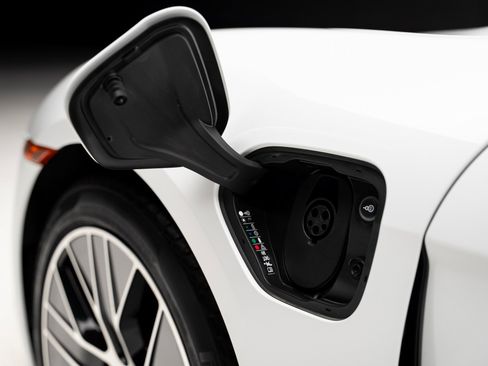 Used 2023 Porsche Taycan w/ Premium Package image 22