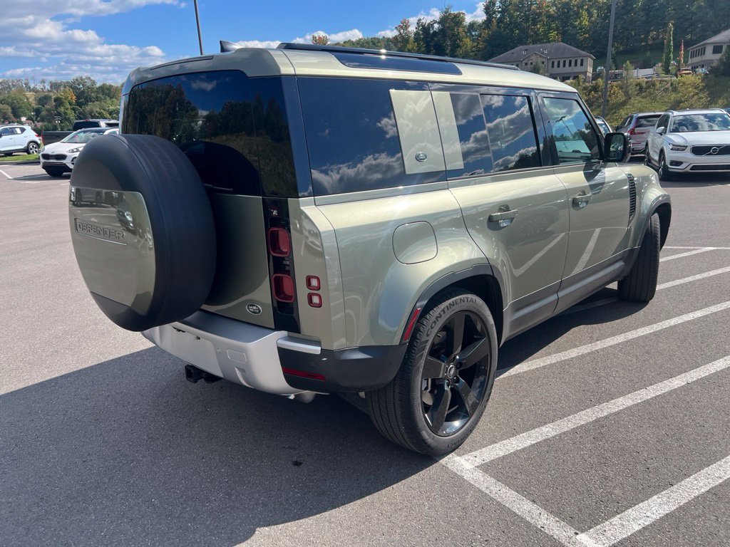 Used 2023 Land Rover Defender 110 SE AWD/4WD image 14