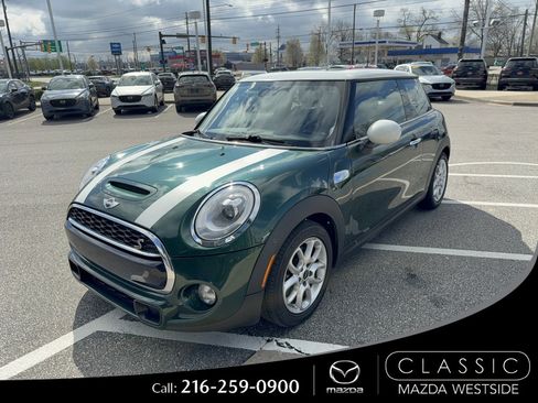 Used 2016 MINI Cooper S image 1