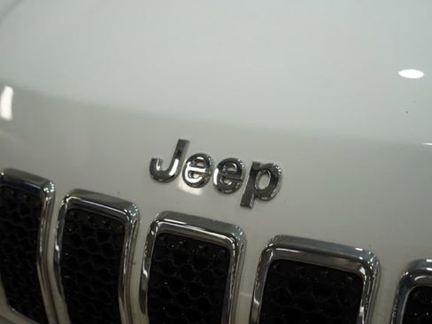 Used 2020 Jeep Cherokee Latitude Plus w/ Cold Weather Group image 11