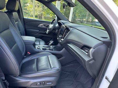 Used 2023 Chevrolet Traverse LT w/ LT Premium Package AWD/4WD image 29