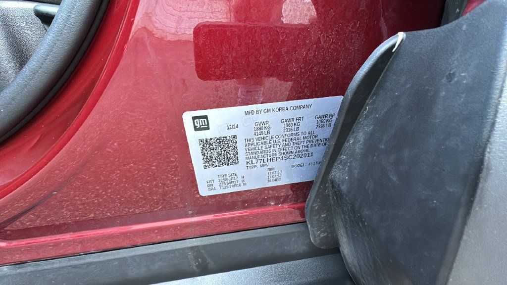 Used 2025 Chevrolet Trax LT FWD image 9