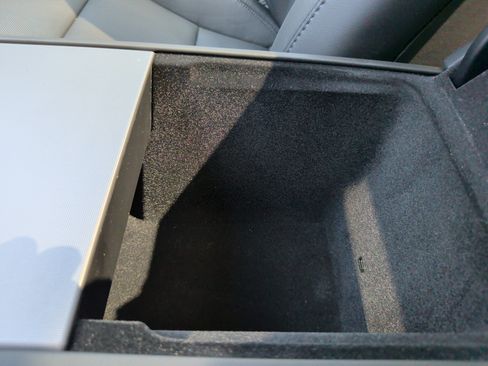 Used 2026 Tesla Model Y AWD image 18
