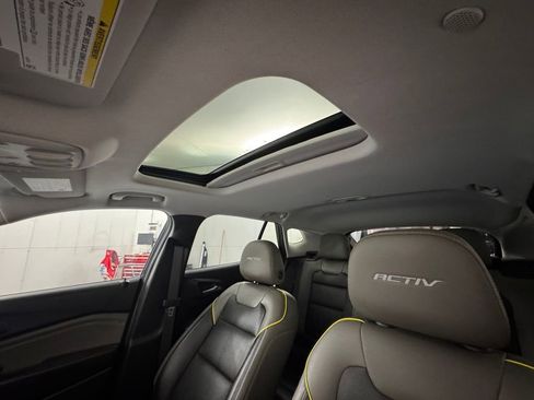 Used 2024 Chevrolet Trax ACTIV w/ Sunroof Package image 25