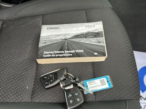 Used 2023 GMC Sierra 1500 Pro w/ Graphite Edition image 28