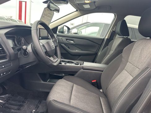 Used 2025 Nissan Rogue SV image 12