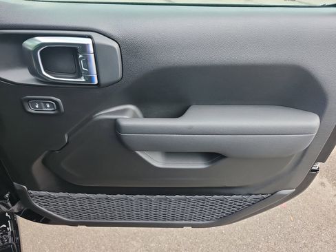 New 2025 Jeep Gladiator Sport image 38