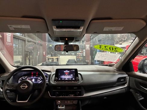 Used 2023 Nissan Rogue SV image 26