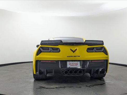 Used 2016 Chevrolet Corvette Z06 w/ 3LZ Preferred Equipment Group RWD image 7