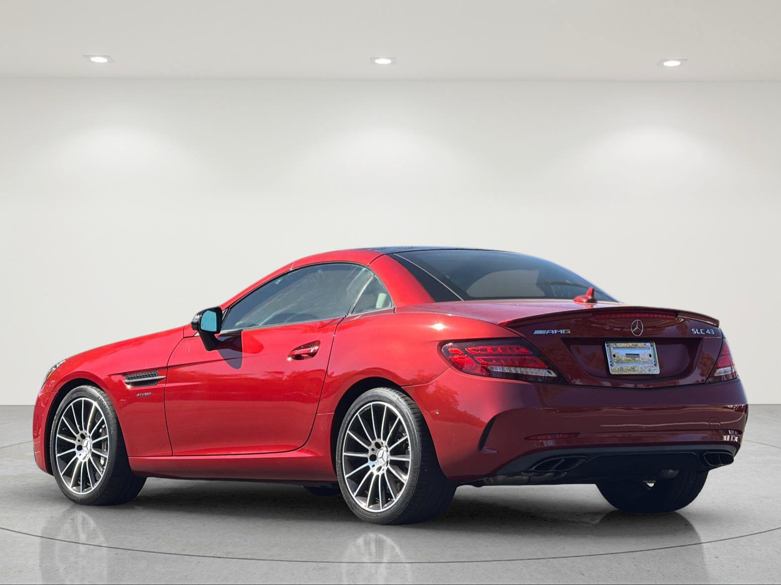 Used 2019 Mercedes-Benz SLC 43 AMG image 3