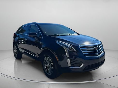 Used 2017 Cadillac XT5 Luxury w/ Driver Awareness Package image 3