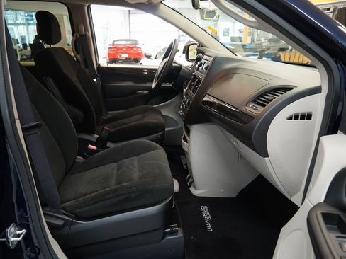 Used 2016 Dodge Grand Caravan SE w/ Quick Order Package 29E SE image 29