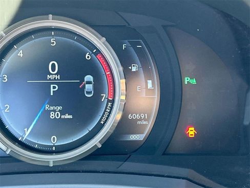 Used 2016 Lexus RC 200t image 13