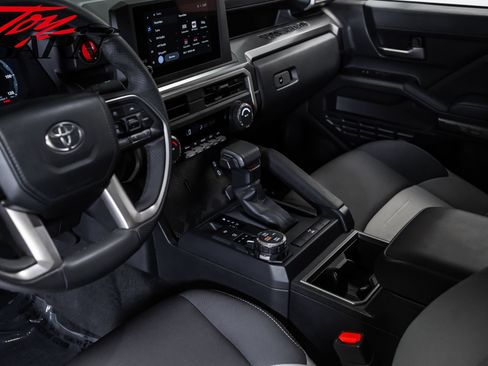 Used 2025 Toyota Tacoma TRD Off-Road AWD/4WD image 22