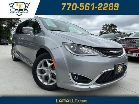 Used 2018 Chrysler Pacifica Touring-L w/ Tire & Wheel Group FWD image 1