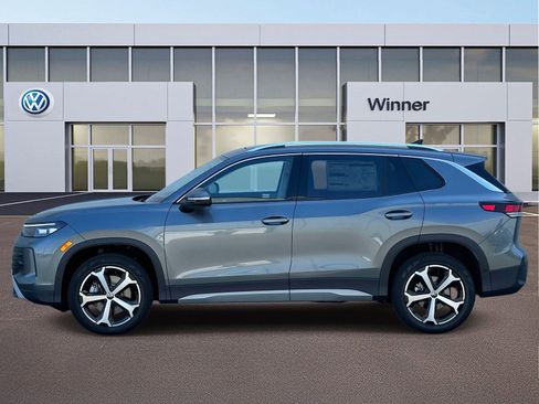 New 2026 Volkswagen Tiguan SE image 2