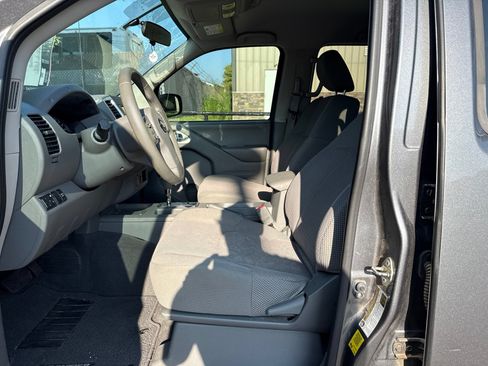 Used 2019 Nissan Frontier SV RWD image 12